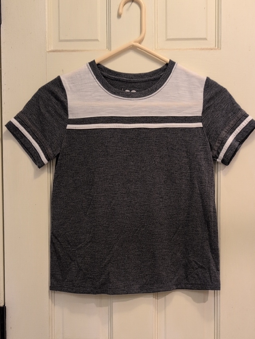 SO Kids Short Sleeve Tee in Charcoal & White Contrast